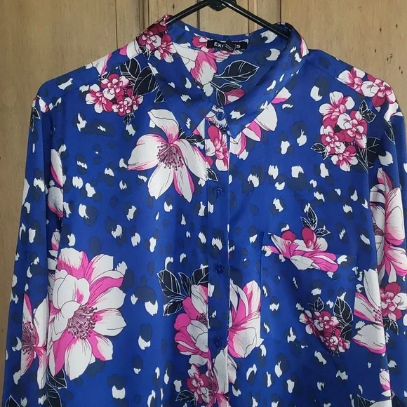 Express Cropped Floral Long Sleeve Button Down Blouse Size XL - Picture 3 of 7